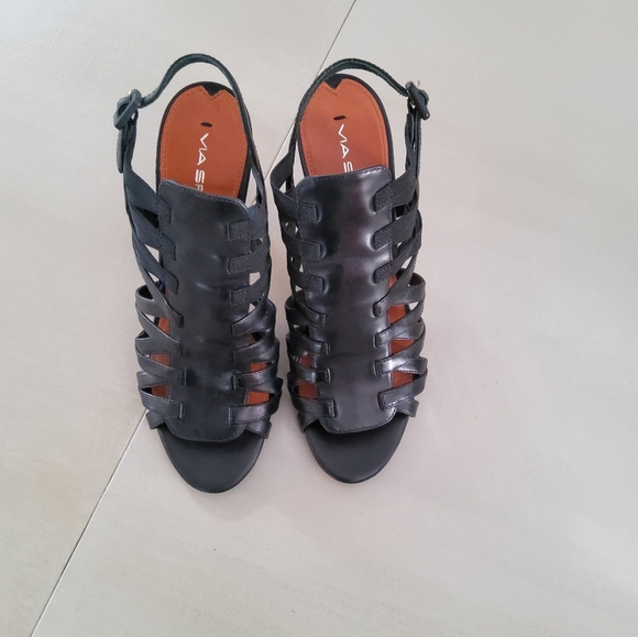 Caged Heels - Picture 2 of 8